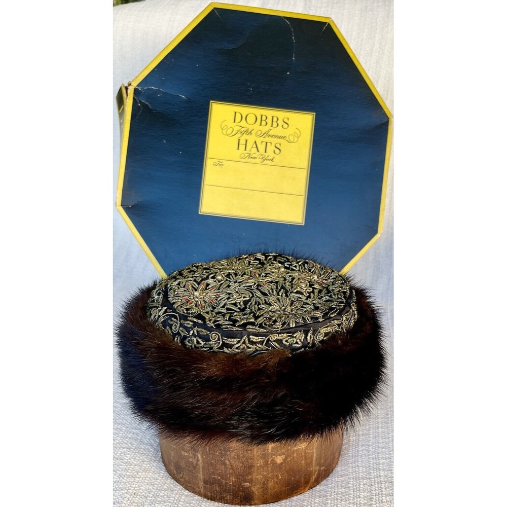 GORGEOUS VINTAGE CUSTOM 1920s FUR TRIM | BEADED HAT + DOBBS NEW YORK HAT BOX!